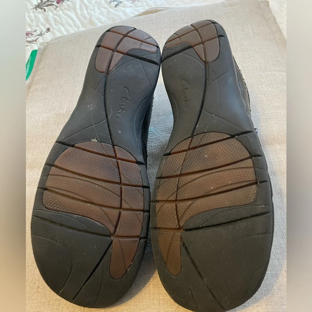 Clark’s Unstructured Un Loop Black Leather Casual Slip-On Shoes - Picture 8 of 11